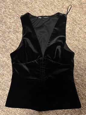Zara Black Velvet V-Neck Sleeveless Top/vest